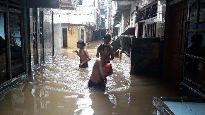 4 RW di Kampung Melayu Terdampak Banjir 1 Meter