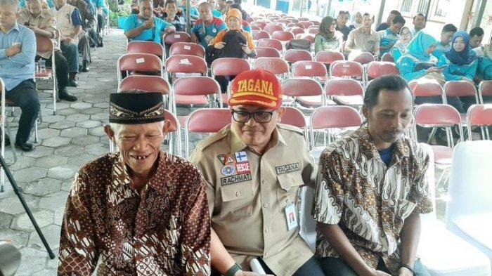 Kodir dan Mbah Diro Penyelamat Puluhan Siswa Hanyut di Sungai Dapat Penghargaan