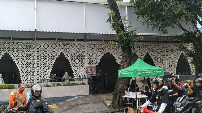 UAS Konvoi Naik Vespa, Disambut Takbir saat Tiba di Masjid Cut Nyak Dien