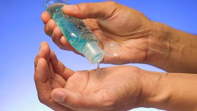Stok Hand Sanitizer Habis Di Pasaran? Ga Usah Panik, Bikin Sendiri Aja!