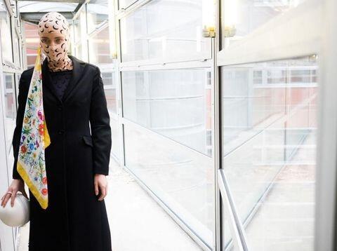 Paris Fashion Week Hadirkan Model Bermasker, Akibat Wabah Virus Corona Kah?