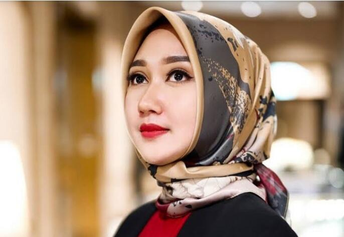 Dian Pelangi, Muda dan Menginspirasi