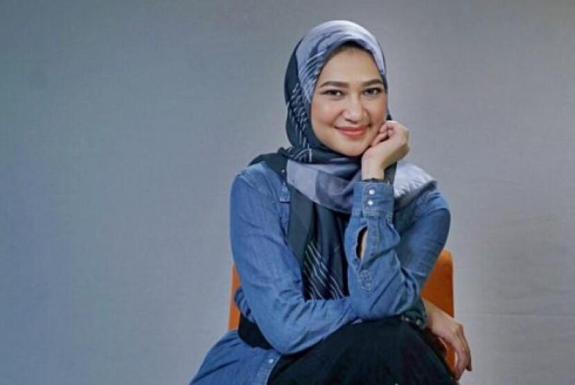 Angkie Yudistia, Sosok Perempuan Inspiratif Yang Sukses Ditengah Keterbatasan