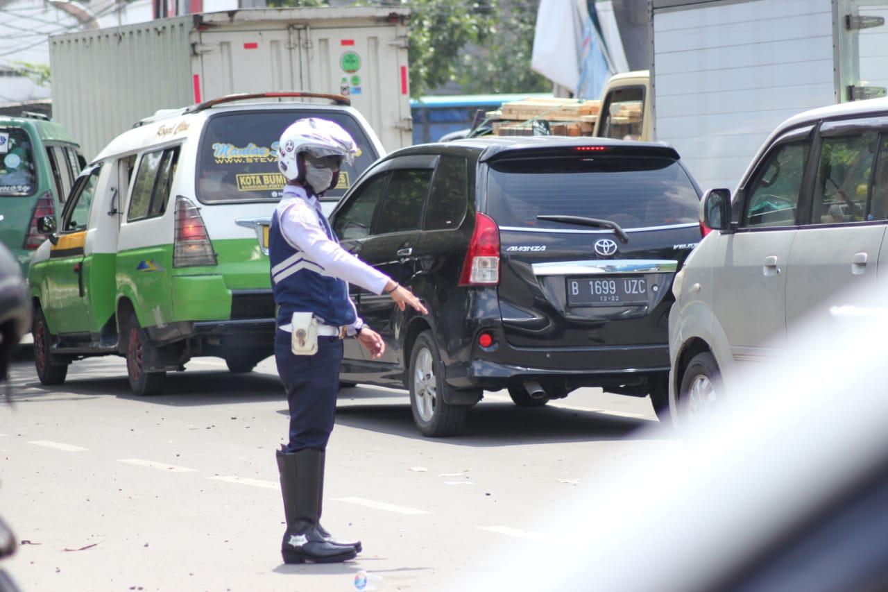 Kemacetan Terjadi Imbas Perbaikan Jalan Daan Mogot KM 19,6 Yang Ambles