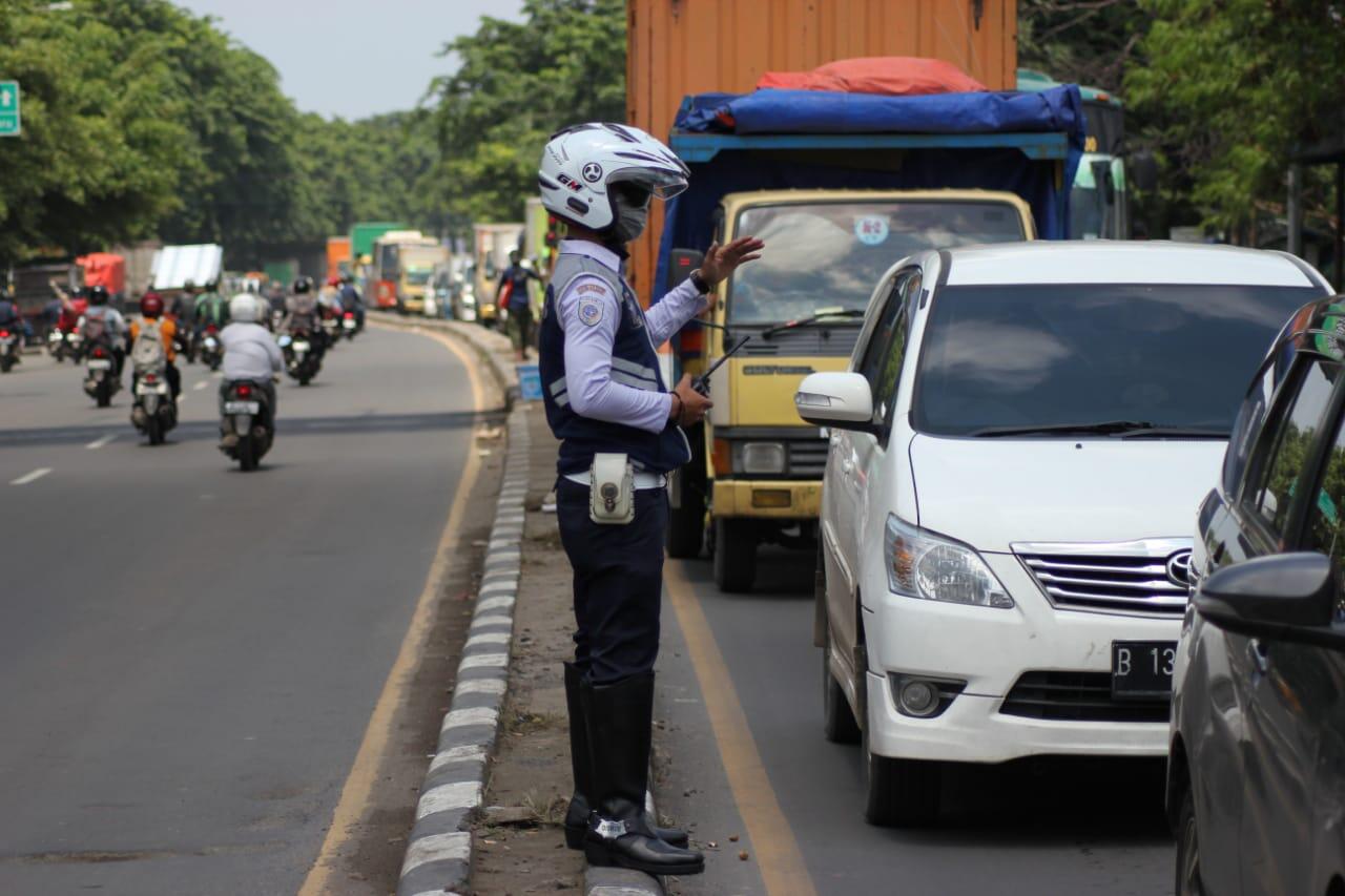 Kemacetan Terjadi Imbas Perbaikan Jalan Daan Mogot KM 19,6 Yang Ambles