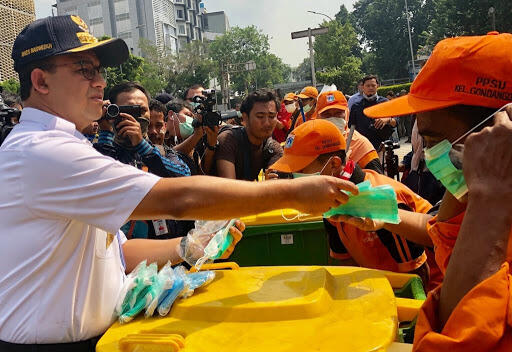 Tangkal Corona, Pemprov DKI Siapkan Cairan Pembersih Tangan dan Masker Gratis
