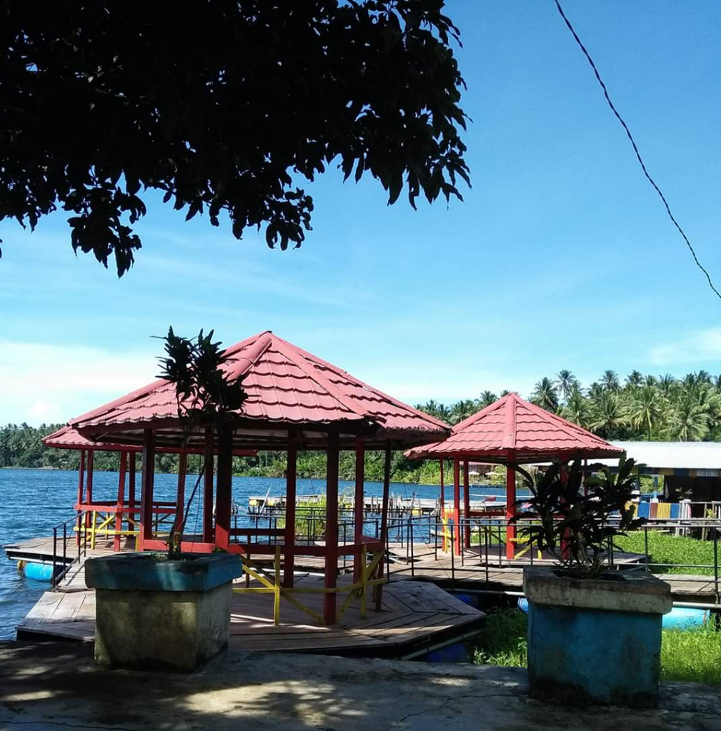 Yuk Mengenal Maluku Utara,dari batu bacan sampai dengan goyang tobelo dan ulat sagu.