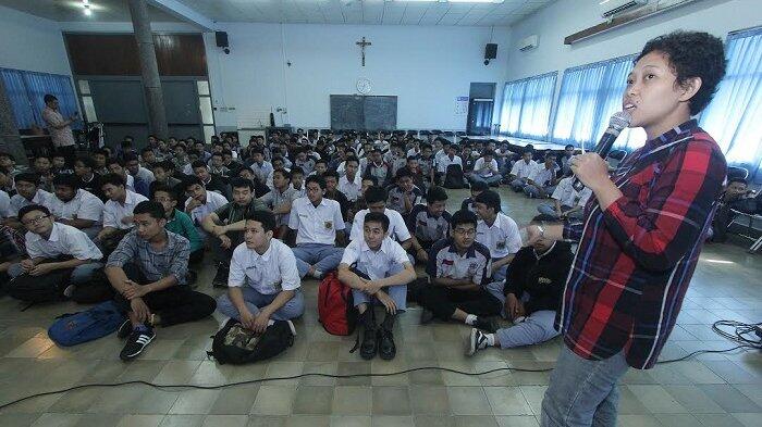 Dian Sasmita, Sosok Perempuan Inspiratif Yang Berani Dan Berkomitmen Tinggi