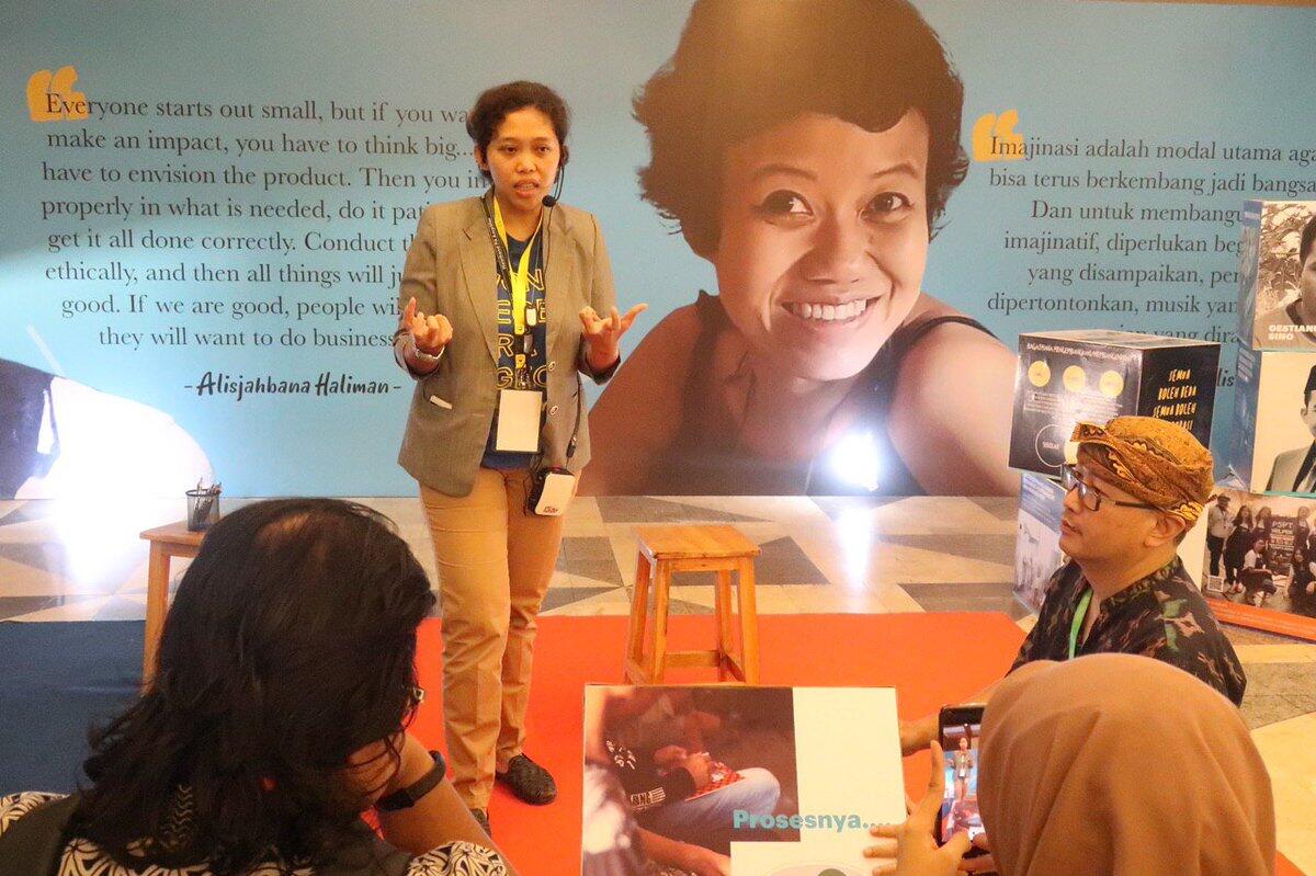 Dian Sasmita, Sosok Perempuan Inspiratif Yang Berani Dan Berkomitmen Tinggi