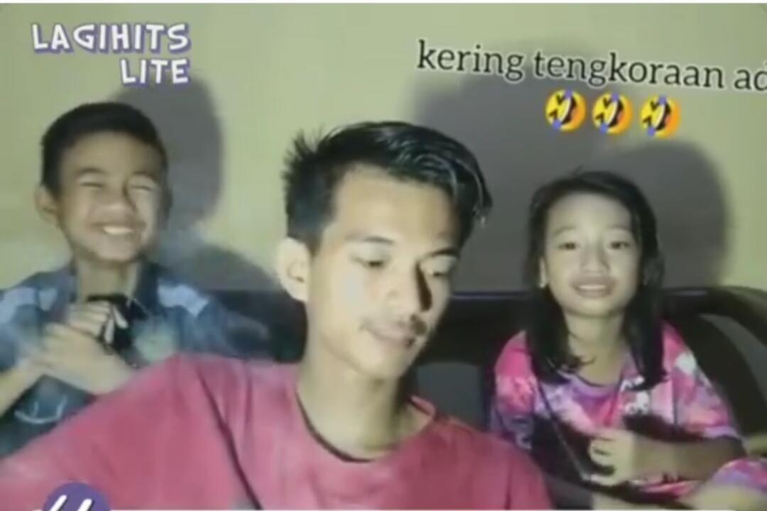 Bikin Ngakak! Anak Kecil Ini Tiba-Tiba Membuat 2 Kakaknya Ketawa Terpingkal-Pingkal!