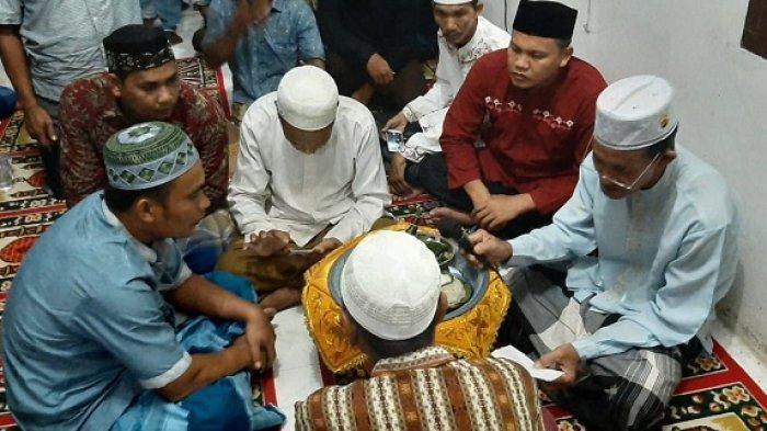 Satu Keluarga asal Nias Masuk Islam di Bakongan Timur Aceh Selatan