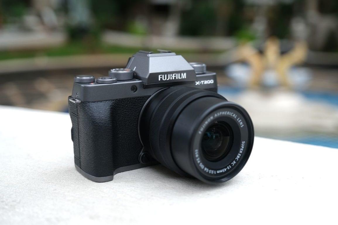 Review Fujifilm X-T200: Kamera Mirrorless Pemula