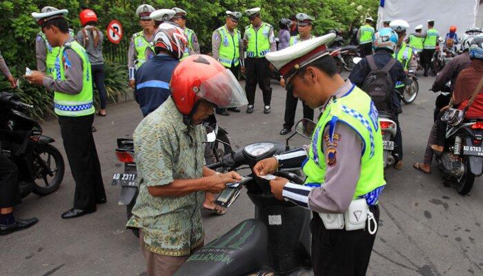 Viral Gak Bayar Pajak Kendaraan Bakal Dihancurin Polisi, Bucin Auto Ngegas!