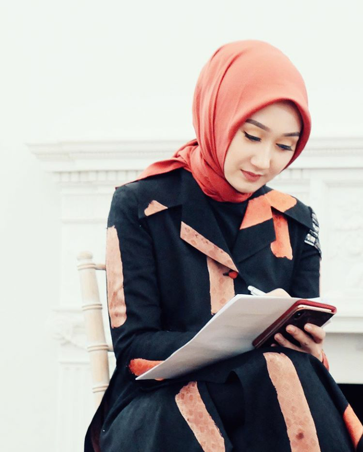 Sosok Dian Pelangi, Inspirasi Terbaik Menjadi Seorang Designer