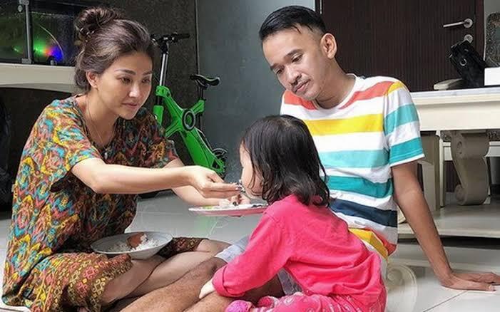 Belajar Berbagi pada Sosok Bunda Sarwendah