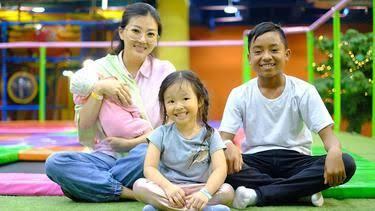 Belajar Berbagi pada Sosok Bunda Sarwendah