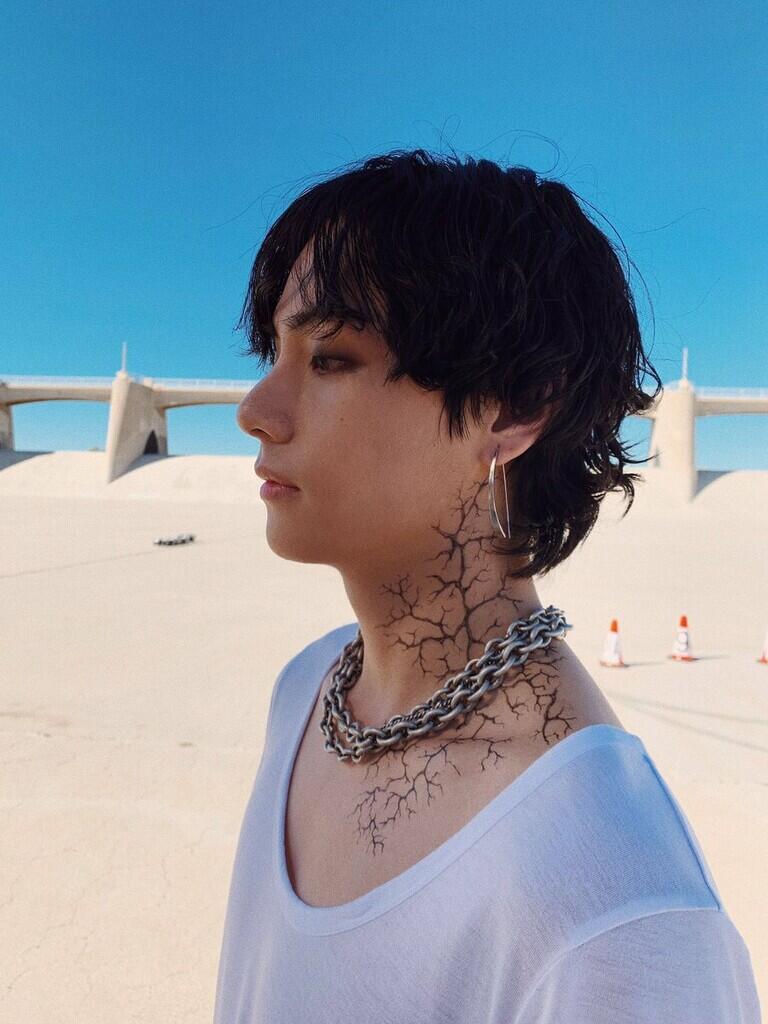 Kenapa V 'BTS' Pakai Tato di MV 'ON'? Ini Jawabannya!