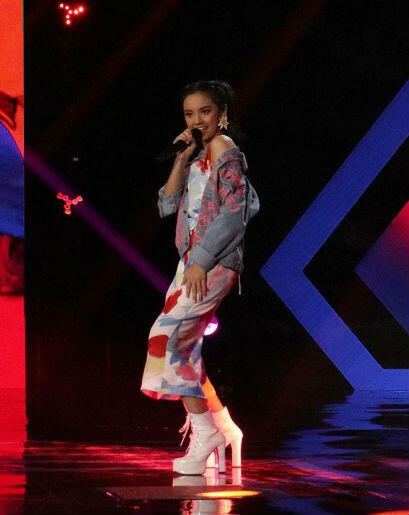 Inspirasi OOTD Lyodra Ginting, Juara Indonesian Idol 2020 yang Trendi