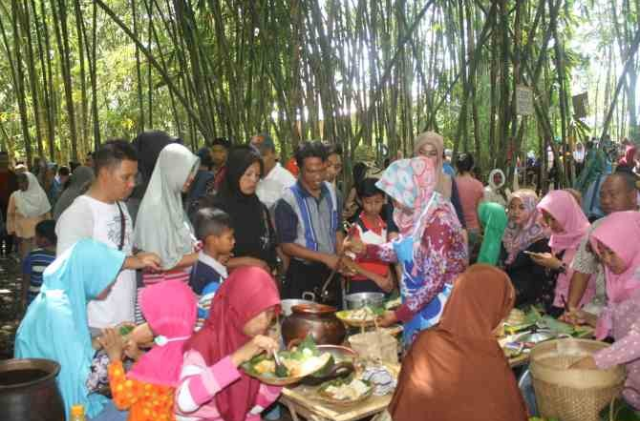 &#91;COC Regional : Wisata&#93; Pasar Papringan, Surga Penggemar Kuliner Tradisional