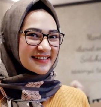 Perempuan Tunarungu dengan Sejuta Pesona, Angkie Yudistia
