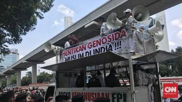 Massa Demonstrasi Mulai Berdatangan di Kedubes India