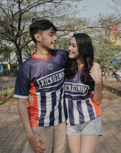 9 Inspirasi OOTD Couple ala Ana Riana TOP dan Pasangan, Amat Selaras!