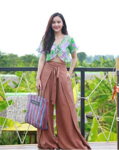 9 Style Aom Sushar, Pemeran Series Full House Thailand yang Menawan
