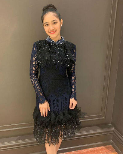 10 Inspirasi OOTD Monokrom ala Cut Syifa Style Hangout hingga Pesta
