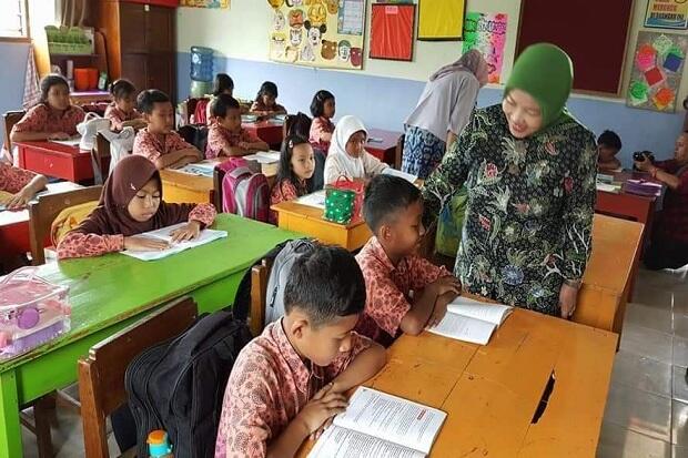 Komisi X Sebut Program Pelatihan Guru Kemendikbud Tak Transparan