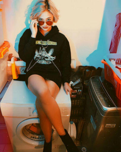 10 Inspirasi Mix and Match Outfit Edgy ala Marshanda