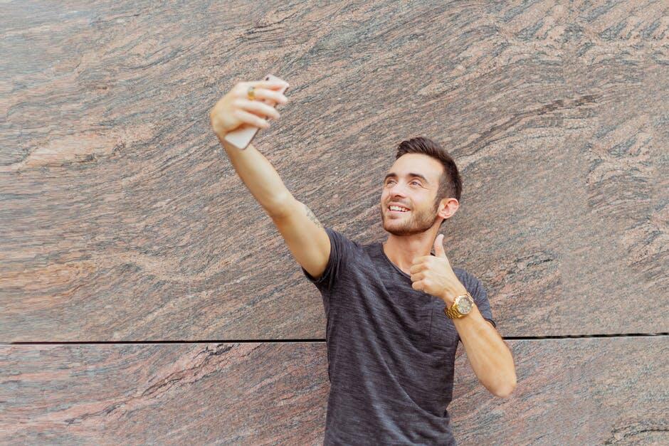 Jangan Sedih! Nih, 5 Cara Ngerayain Anniversary Buat Kamu yang Sedang LDR-an