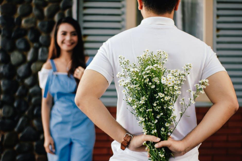 Jangan Sedih! Nih, 5 Cara Ngerayain Anniversary Buat Kamu yang Sedang LDR-an