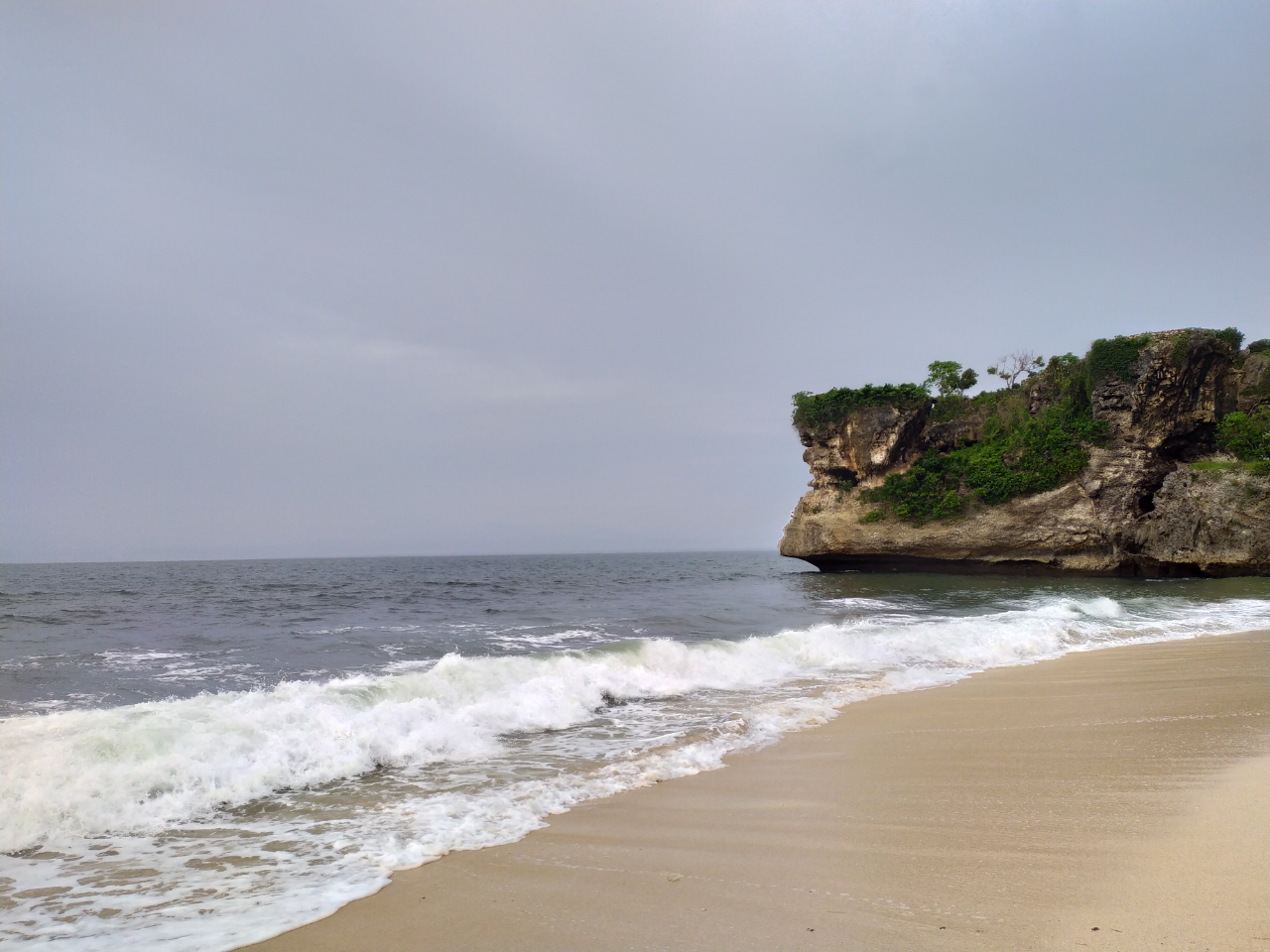 Pantai Balangan si Pantai Berkarang