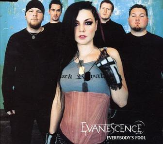 KISAH HIDUP : Amy Lynn Lee, si Gothic Rock Superstar Otaknya Evanescence !