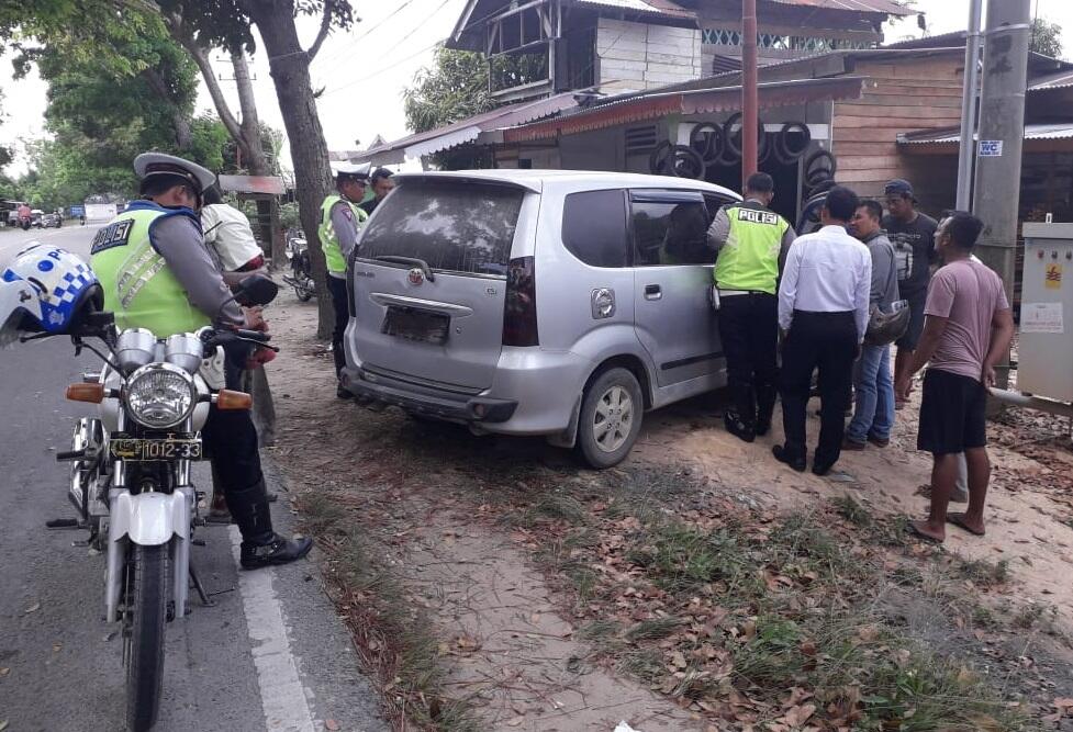 Kisah Nyata Suami Tinggalkan Istri Saat Di Razia Polisi, Alasannya Ingin Kencing