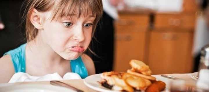 11 Tipe Orang Makan yang Kocak Abis! GanSis Tipe Mana?