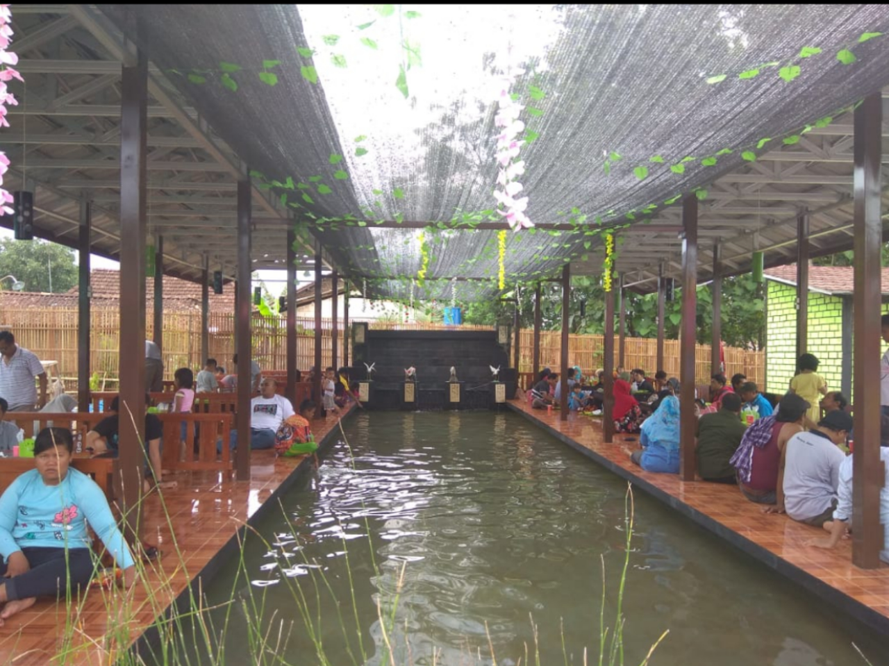 &#91;COC Regional: Lokasi Wisata&#93; Mini Waterpark di Restoran Kampoeng Ndeso