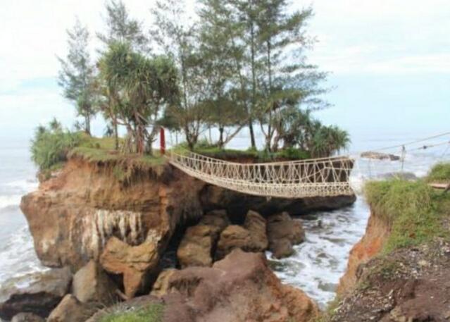 &#91; COC Regional : Lokasi Wisata &#93; Pantai Sungai Suci Yang Menawan