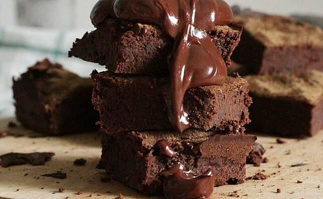 Resep Brownies Kukus Siram Lumer Enak Praktis Pula