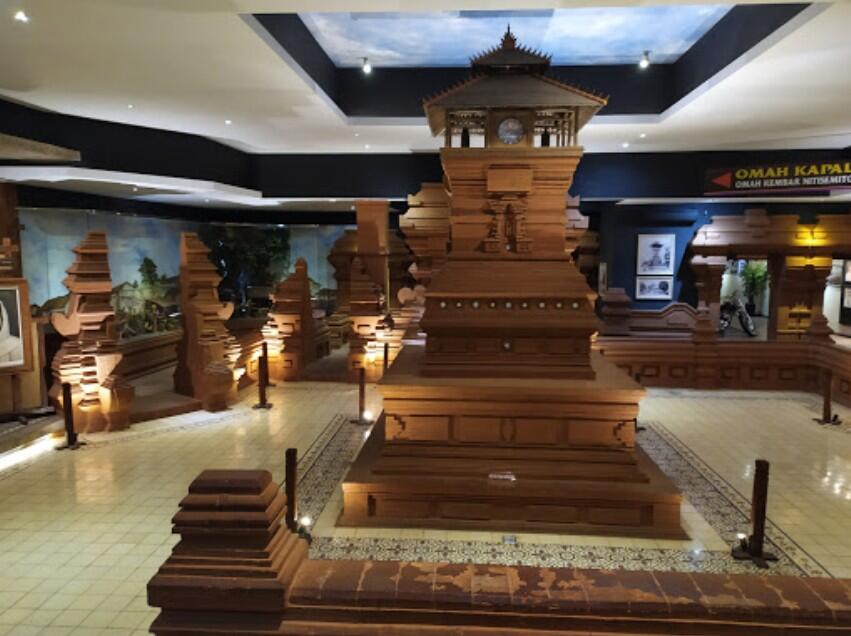 &#91;COC Regional: Lokasi Wisata&#93; Beli Oleh-oleh Khas Kudus&amp; Edukasi di Museum Jenang
