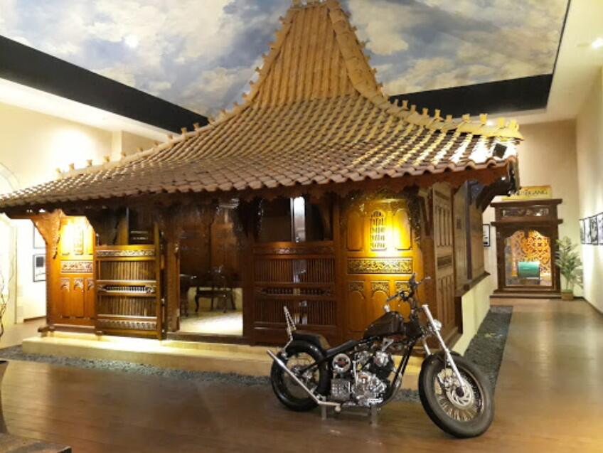 &#91;COC Regional: Lokasi Wisata&#93; Beli Oleh-oleh Khas Kudus&amp; Edukasi di Museum Jenang