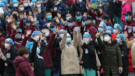 Potret Bahagia Team Medis dan Pasient Virus Covid-19 di China, 60ribu Orang Sembuh!