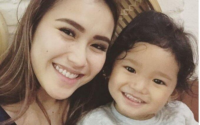 Ayu Ting Ting, Wanita Tangguh dari Kalangan Selebriti