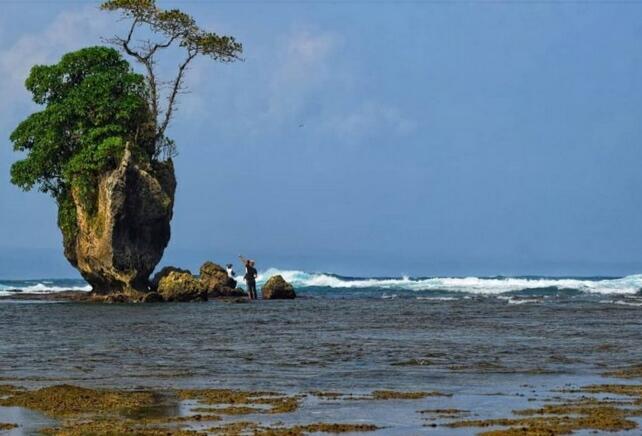 &#91; COC Regional : Lokasi Wisata &#93; Menikmati Pesona Pantai Way Hawang Kaur