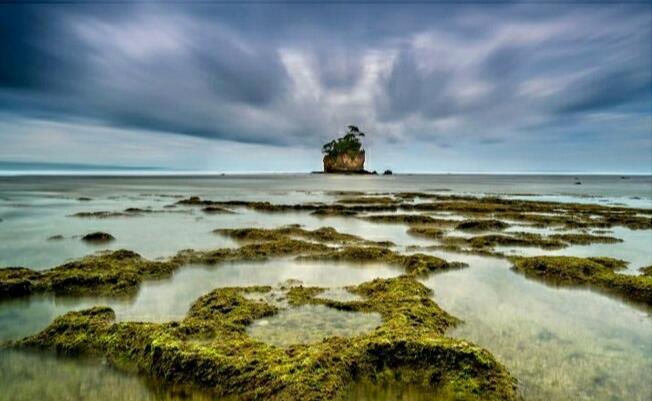 &#91; COC Regional : Lokasi Wisata &#93; Menikmati Pesona Pantai Way Hawang Kaur