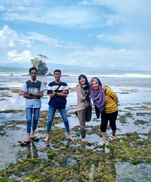 &#91; COC Regional : Lokasi Wisata &#93; Menikmati Pesona Pantai Way Hawang Kaur