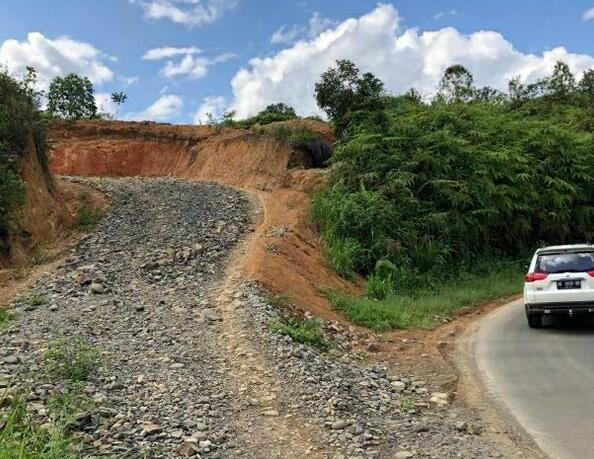 &#91; COC Regional : Lokasi Wisata &#93; Telaga 7 Warna Yang Indah Dan Unik