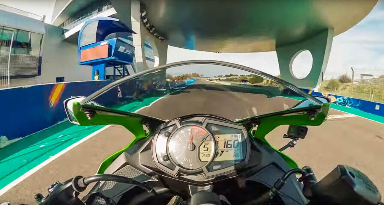 Top Speed Kawasaki ZX25R Lebih Rendah Dari CBR250RR, Gimana Tanggapanmu?