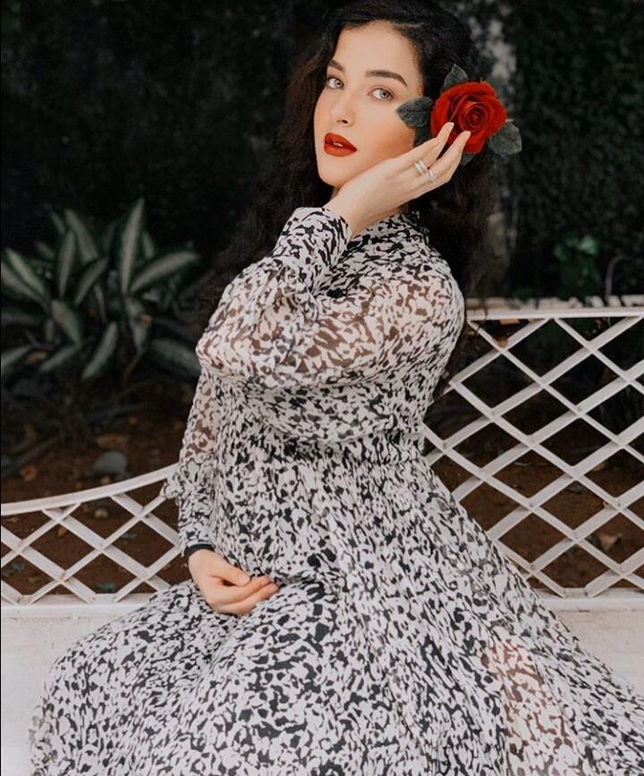 Tasya Farasha Si Wanita Muda Inspiratif nan Cantik dan Membumi, Tiru Kuy!