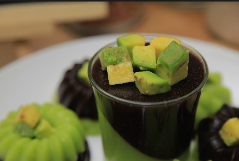 Abis Makan Makanan di Gubukan, Paling Enak Puding Buat Penutup Pas Kondangan